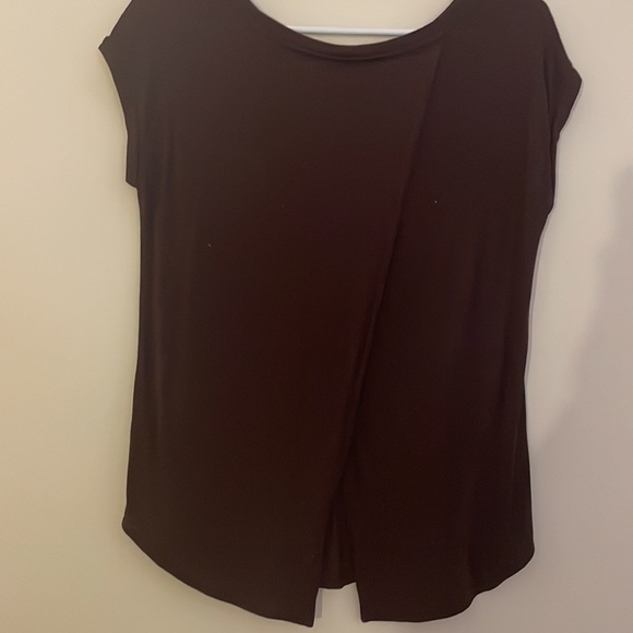 Aritzia Wilfred Free Burgundy Tee - Picture 3 of 4